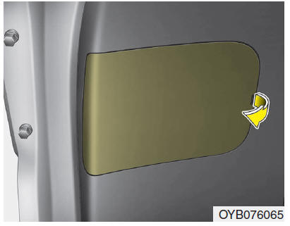 Substituição da lâmpada da luz traseira (interior)