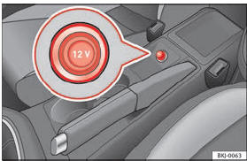 Fig. 137 Tomada de corrente dianteira