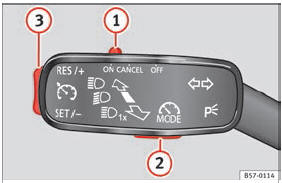 À esquerda da coluna de direção: comando e teclas para utilizar o limitador de velocidade.