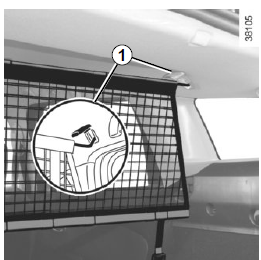 Colocação da rede por detrás dos bancos dianteiros