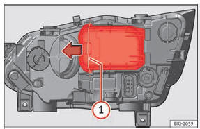 No compartimento do motor: retirar a tampa.